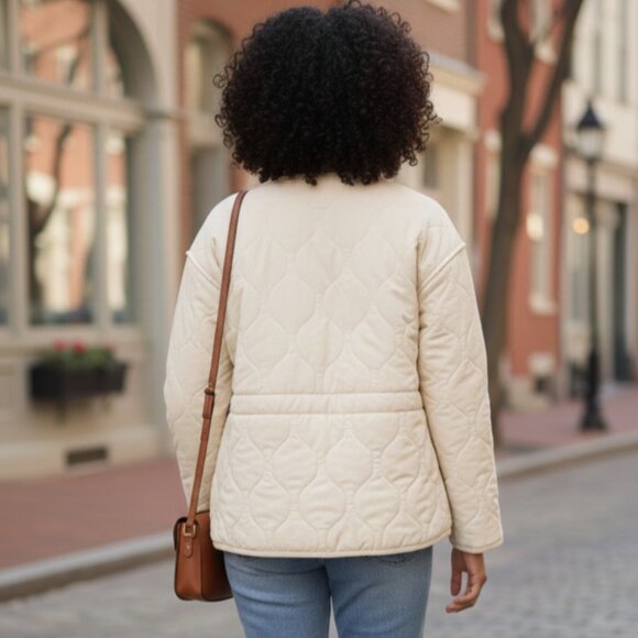 Elegant Quilted Jacket - Picture 3 of 4